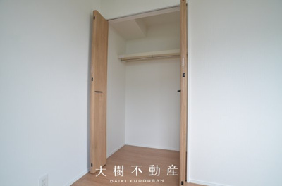 【洋室】 | 座間市相武台2丁目　新築戸建て　全１棟【仲介手数料無料】 | 2階　洋室2（6.0帖）　クローゼット
