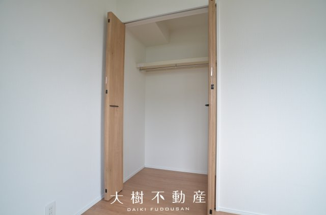 【洋室】 | 座間市相武台2丁目　新築戸建て　全１棟【仲介手数料無料】 | 2階　洋室2（6.0帖）　クローゼット