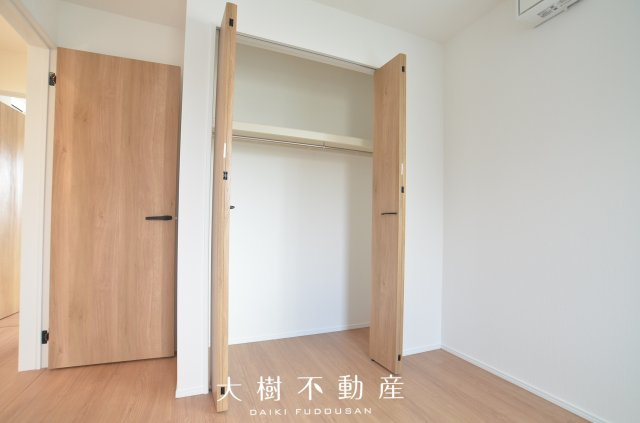 【洋室】 | 座間市相武台2丁目　新築戸建て　全１棟【仲介手数料無料】 | 2階　洋室3（6.3帖）クローゼット