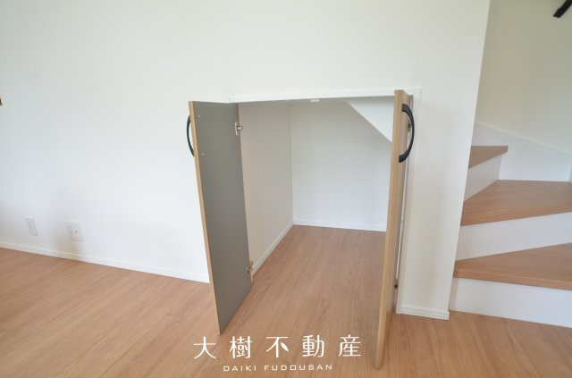 【居間・リビング】 | 座間市相武台2丁目　新築戸建て　全１棟【仲介手数料無料】