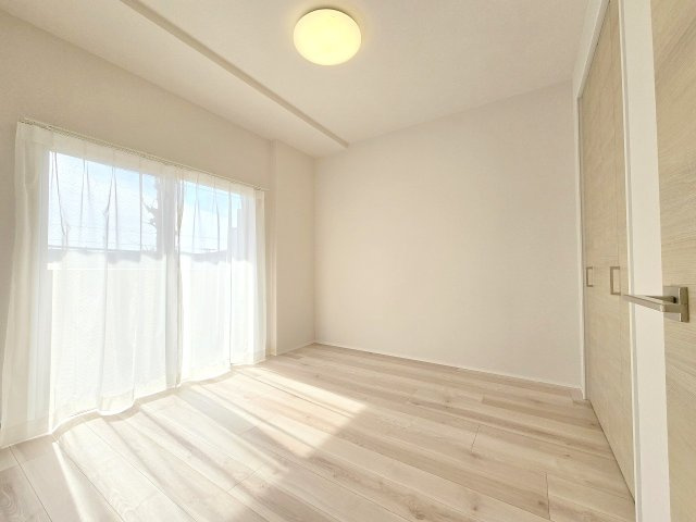 コンファーレ河辺プレシエールの洋室