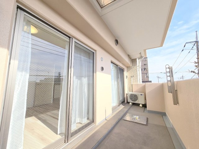 コンファーレ河辺プレシエールのバルコニー