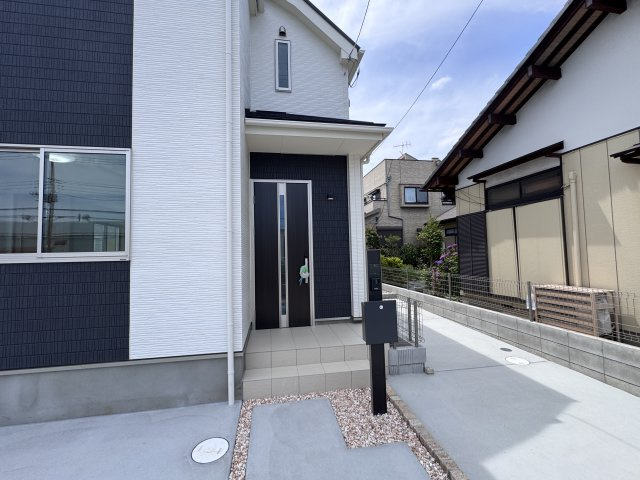 松戸市西馬橋４丁目新築戸建【旭町小学校：8分】のエントランス|エントランス