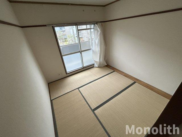 泉北城山台３丁11号棟の和室