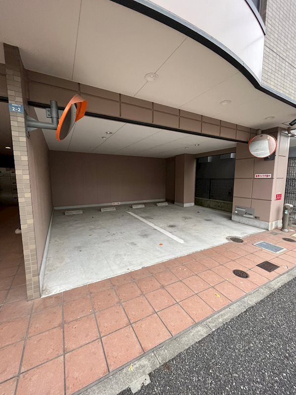 サンモールアベニューの駐車場