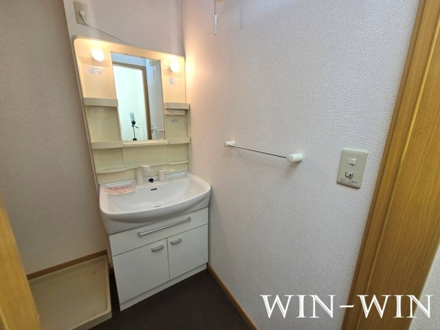 ドルフ・サンフラワー Ⅱの独立洗面台