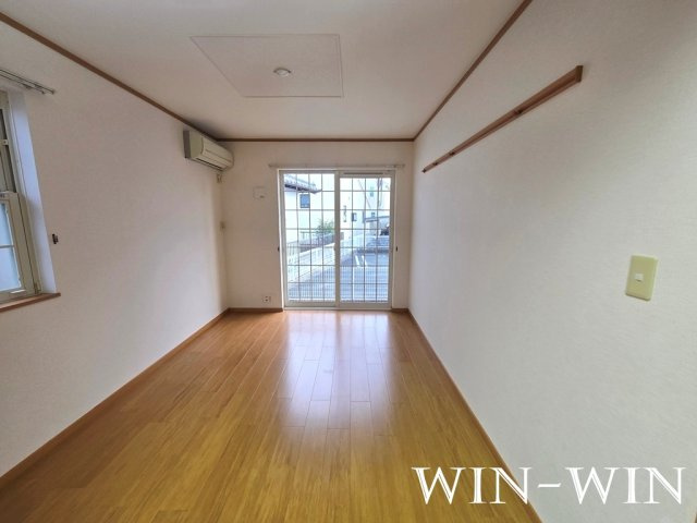 ドルフ・サンフラワー Ⅱの居間・リビング