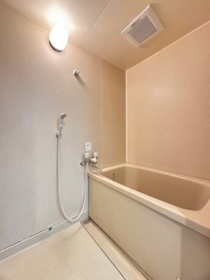 【浴室】 | アクティ宮崎台 | 清潔感のある浴室です♪ゆったりお風呂に浸かって一日の疲れもすっきりリフレッシュできますね☆