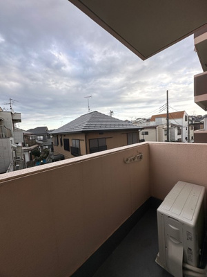 【展望】 | アクティ宮崎台 | バルコニーからの眺望です♪3階にあるので人目が気にならないのが嬉しいですよね☆