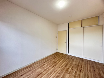 【寝室】 | アクティ宮崎台 | 南東向き洋室6帖☆収納スペースがあります♪荷物の多い方も安心の収納力です！