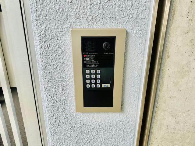 泉マンションのエントランス