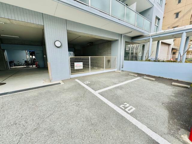 泉マンションの駐車場