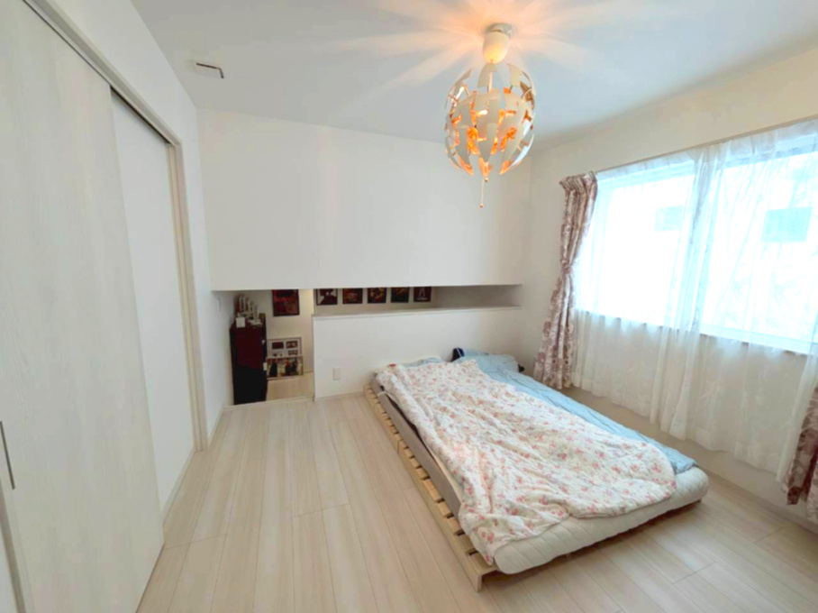 伯太町3丁目：中古一戸建ての寝室|奥のシアタールームを寝室にすることもできます。