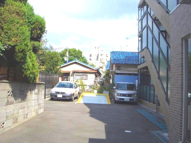 ＡＸＩＳ　Ｍ＆Ｓの駐車場