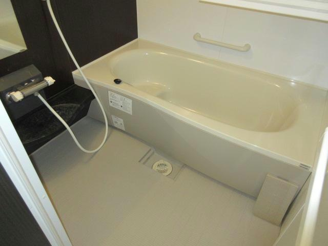 Dermozo（デルモゾ）の浴室