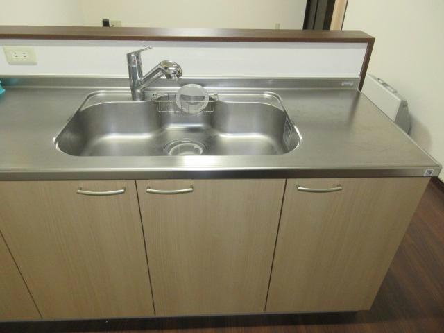 Dermozo（デルモゾ）のキッチン