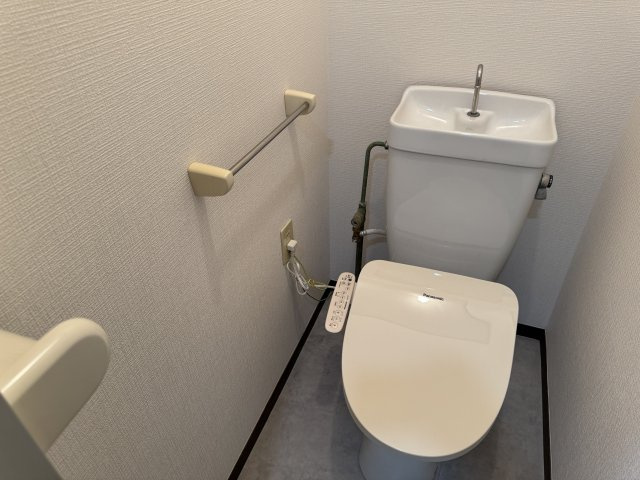 オークス・Ｋのトイレ|お風呂トイレは別でございます。