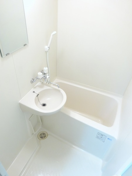 ステージファースト大塚の浴室