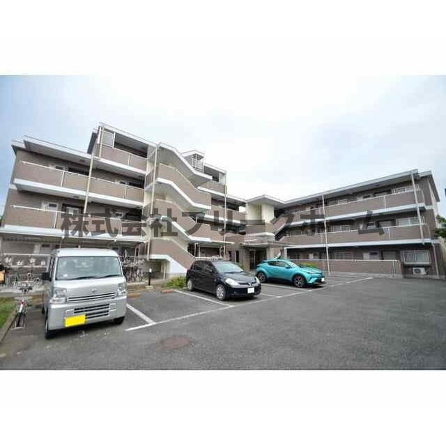 コーポレート武蔵境の駐車場