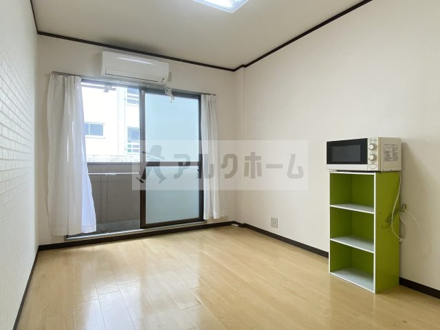 グレープ本町の居間・リビング|グレープ本町　洋室