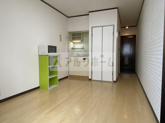 グレープ本町の居間・リビング|グレープ本町　洋室