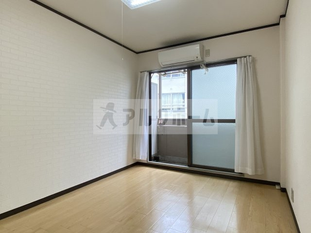 グレープ本町の居間・リビング|グレープ本町　洋室