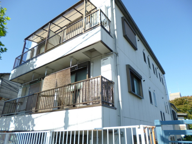 エリアＧＯの外観|3階建てです♪