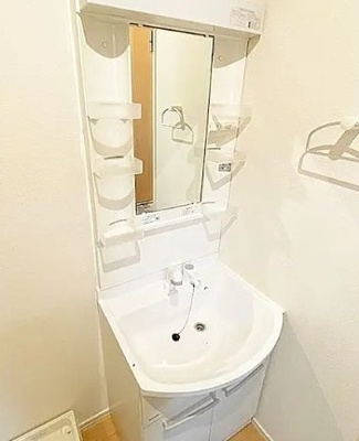 【洗面所】 | ルミエール ブラン | 独立洗面台です。