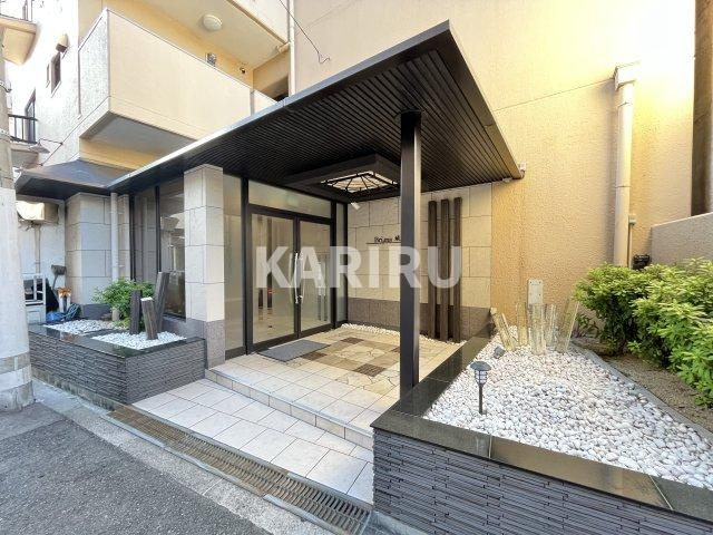 ブライマ城東のエントランス