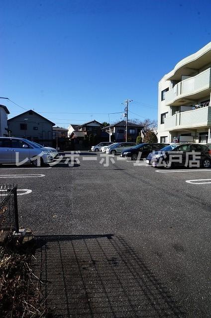 【非対面対応】接客・申込・契約オンライン！LINE×相談可！の駐車場|駐車場があります