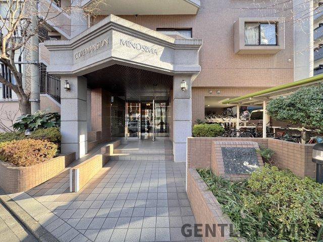 コアマンション美野島のエントランス