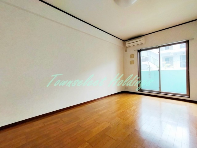 横浜元町ガーデン16の居間・リビング