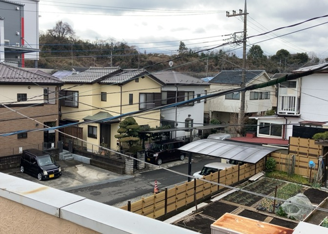 【展望】 | 眺望を気にして物件を探す場合、前面に建物が建っていないか現地で確認しましょう！前面に建物があると景色はもちろん、日当たりや風通しにも影響が出てきます。住んだ時のことを想像しながら現地見学をしましょう。