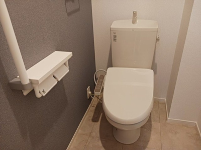 【トイレ】 | キャサブランカⅤ | 温水洗浄便座