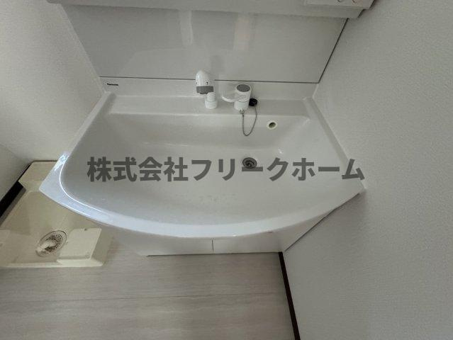 武蔵野市境南町３丁目の一戸建ての洗面所