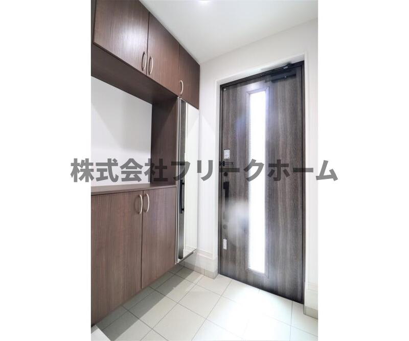 武蔵野市境南町３丁目の一戸建ての玄関