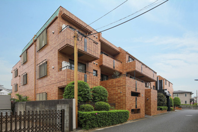 【外観】 | カスティーヨ杵島 | 鉄筋コンクリート造のがっちりとした建物。