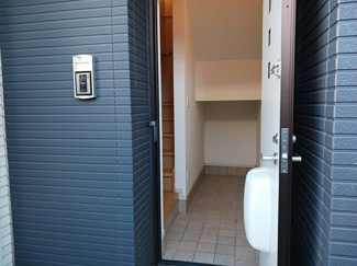 【玄関】 | サンライト | 収納もある玄関です