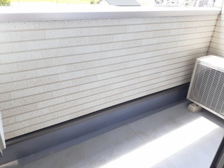 【バルコニー】 | サンライト | 暖かな日差しのふりそそぐバルコニー