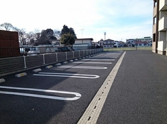 【駐車場】 | サンライト | 駐車場に車を止められます