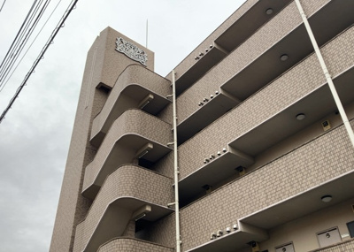 【外観】 | ライオンズマンション八王子第３ | 眺望の良さを楽しめるダイニングキッチンで家族団らんの時間を過ごしてはいかがでしょうか。バルコニーから見える景色を家族で眺める時間は、時間が経つのを忘れてしまいそうですね。是非、現地を見に行きましょう！