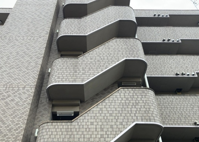 【内装】 | ライオンズマンション八王子第３ | 共有部分は、住民なら誰もが使える設備のこと。例えば駐車場やエレベーター、インターネット設備、セキュリティ設備などがあります。他にも、マンションの廊下・外部階段やエントランス・ゴミ置き場などがあります。