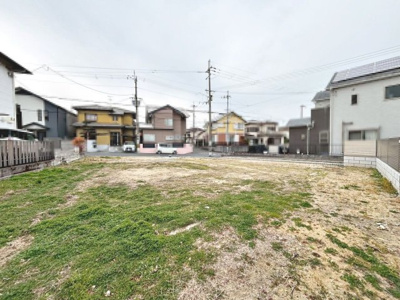 【外観】 | 辻之　新築分譲住宅　全２区画 | 【浴室暖房乾燥機付】一坪以上の浴室でのびのび一日の疲れを癒して下さいね！浴室に窓が付いているので、換気ができて湿気やカビ防止になりますよ♪