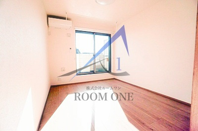 キャメル草加吉町2丁目Ⅱの居間・リビング|洋室のお部屋です。