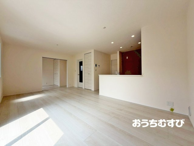 尾張旭市東印場町(全5棟)の居間・リビング