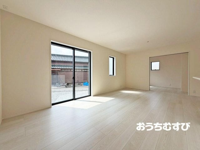 尾張旭市東印場町(全5棟)の居間・リビング