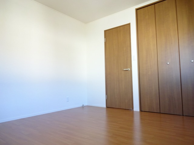 リアン湘南の居間・リビング|別号室の同仕様の参考写真です。