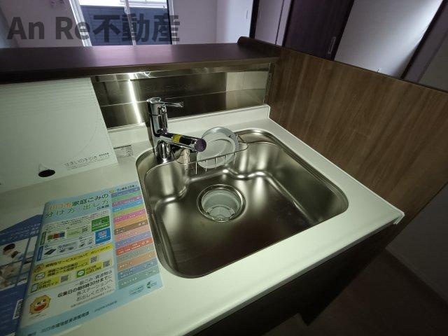川口市戸塚２丁目のアパートのキッチン