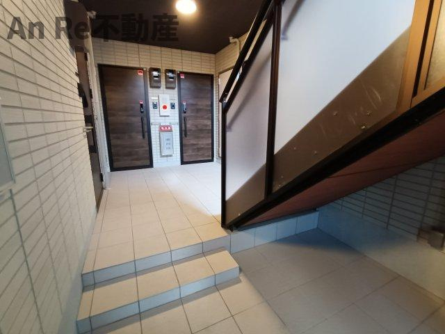 川口市戸塚２丁目のアパートのロビー