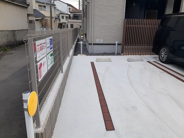 オーヴェスト　アンビエンテ　Ⅱの駐車場|駐車場に車を止められます